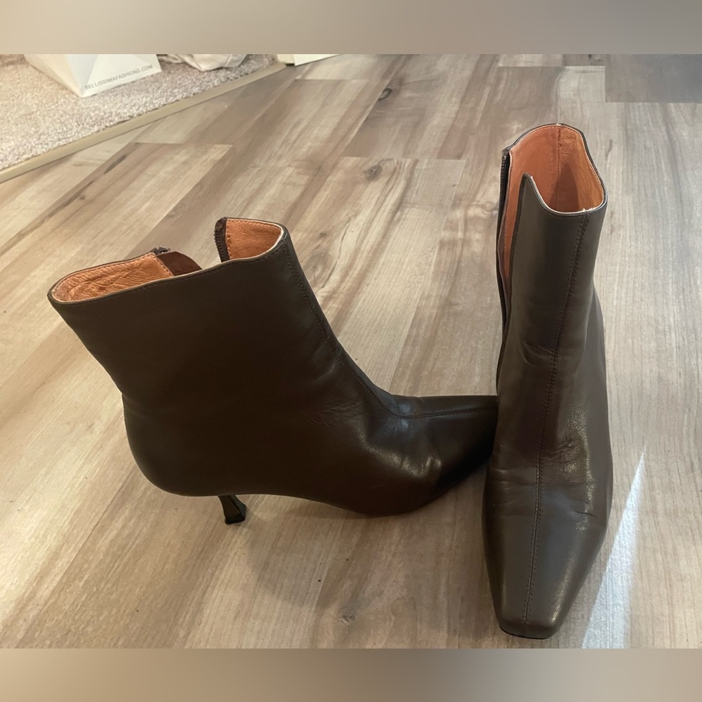Alias Mae booties